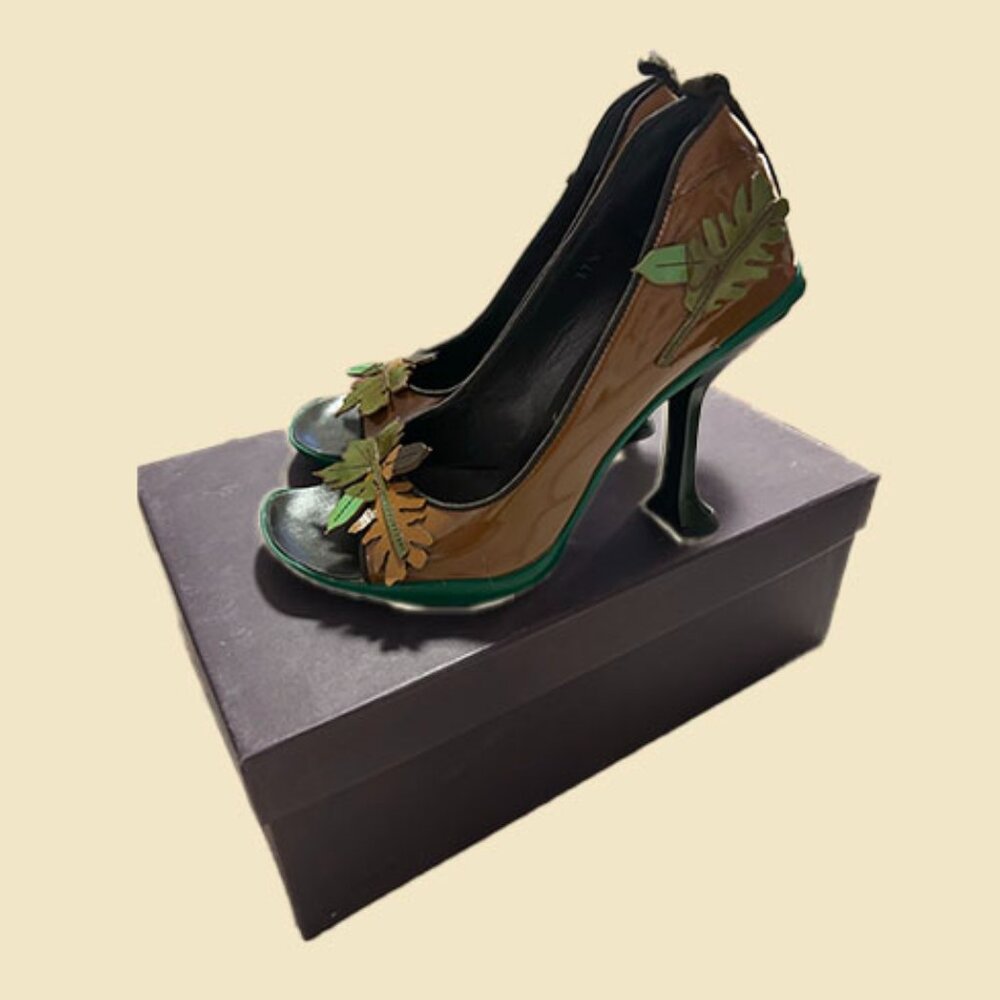 Authentic Prada Leaf Shoes. Size 7.5